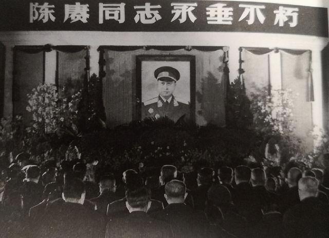 1959年陈赓身体有恙，中央下令退居二线，陈嚷道：这不开玩笑嘛