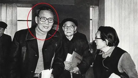 1980年，沈醉与前妻三十年后再相见，前妻悄悄说：你给我争了面子