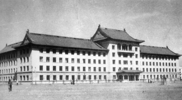 1952年沈毅被法院判处死刑，陈赓亲自求情，毛主席：你去问问恩来