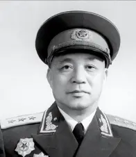 干部家属享特权吃小灶，开国上将王建安怒道：都给我滚出去！