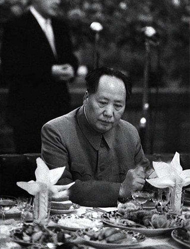 1979年，陈云说：汪东兴仍旧留在领导岗位上，全党同志都不会答应