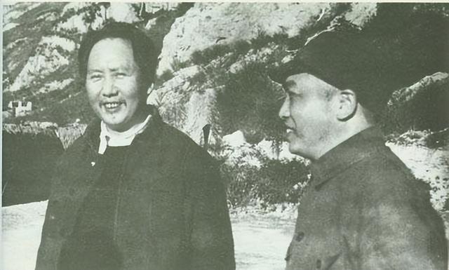 1956年，副军长拒授军衔被彭德怀追着打：你连毛主席的话都不听了