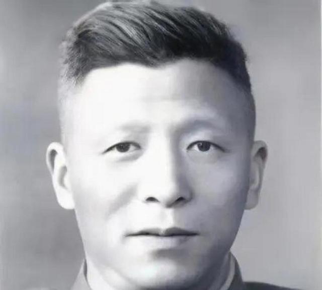 1949年，杨虎城遗体被发现，邓小平含泪说：换副好棺材，别怕花钱