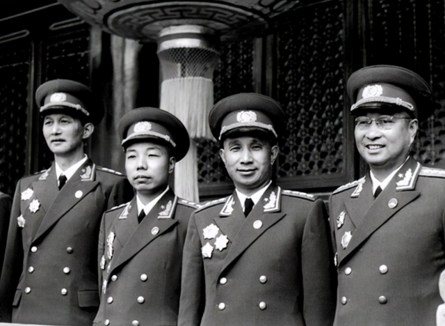 1958年众将批判粟裕，老友陈毅为何第一个发言，还说粟裕阴得很？