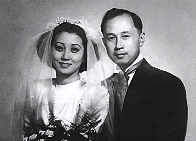 日本女护士与中国将军结婚64年，女儿是歌唱家，女婿如今家喻户晓
