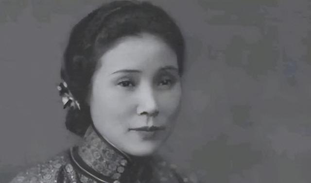 日本女护士与中国将军结婚64年，女儿是歌唱家，女婿如今家喻户晓