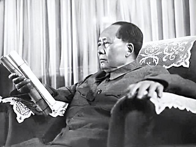 1954年伟人见到族侄，获悉湘潭县委书记是谁后，惊道：他当得了吗