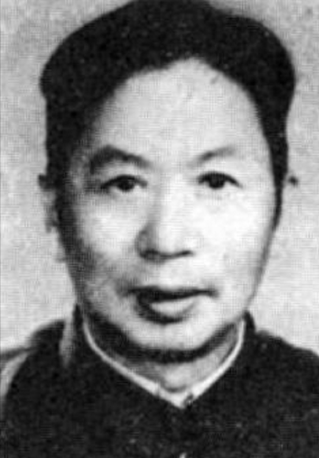 1954年伟人见到族侄，获悉湘潭县委书记是谁后，惊道：他当得了吗