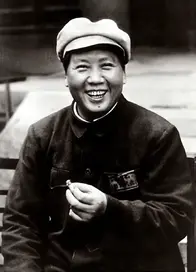 1954年伟人见到族侄，获悉湘潭县委书记是谁后，惊道：他当得了吗