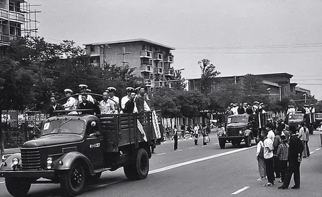 86年上海一高官子弟被判死刑，胡耀邦亲自批示：中国没有特殊公民