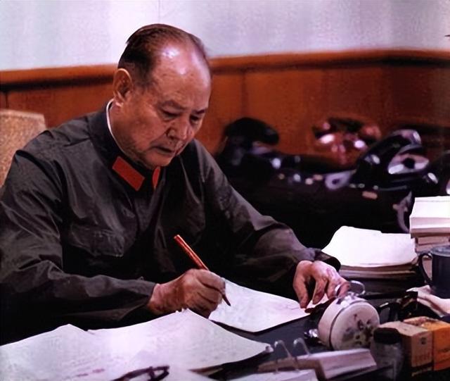 1976年，叶帅为何事雷霆震怒？一位大军区副司令员随后被免职