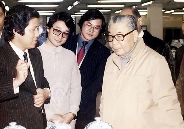 1988年蒋经国去世，银行存款被公开，账户余额让蒋孝勇大吃一惊