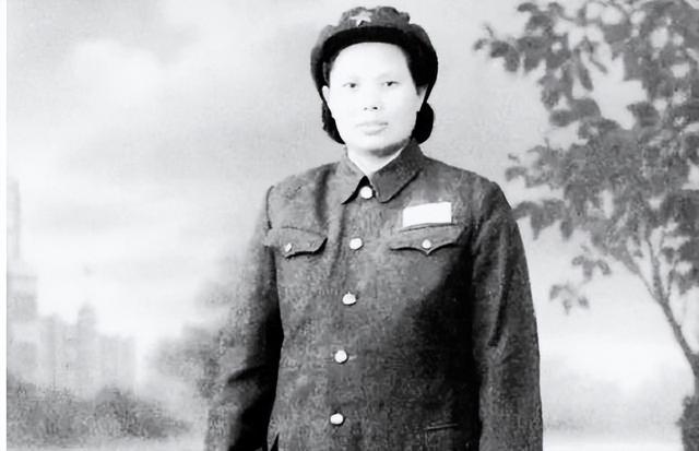 1950年，解放军在甘肃抓获一女匪首，审讯发现，她曾经是红军排长