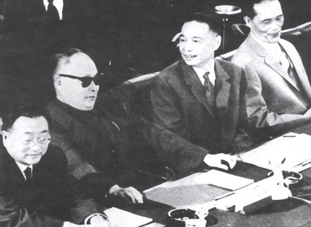 1949年陈毅去面馆吃饭，见到一老农却拍桌大吼：叫你们老板出来