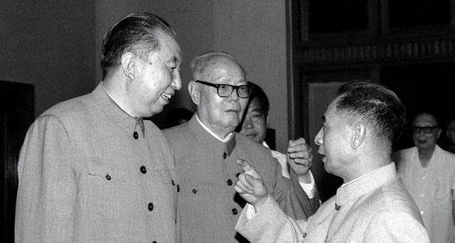 1980年66炮兵团被批评，邓公会上严肃申明：华国锋要负一部分责任