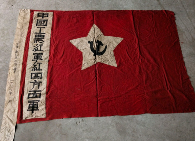 1958年毛主席路过沈阳，拒绝邓华的招待，为何点名要见黄毛丫头？