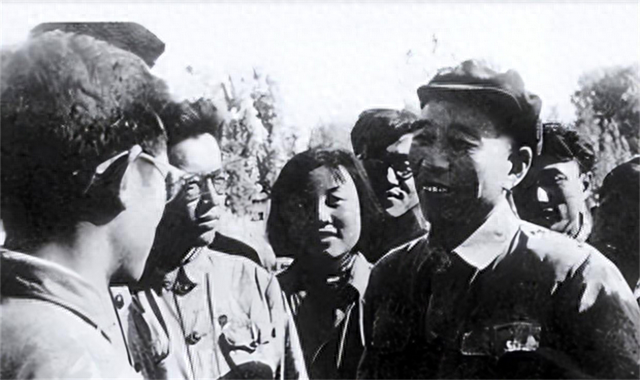 49年新疆解放后，王震打开监狱对一死囚说：你当总指挥，我当副手