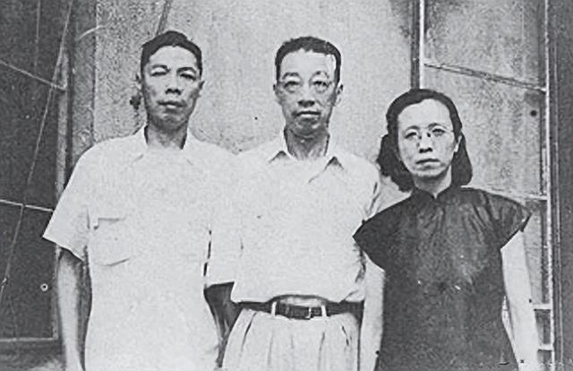 1949年南京解放，哨兵拦下一妇女，军政委跑来相迎：她是市委书记