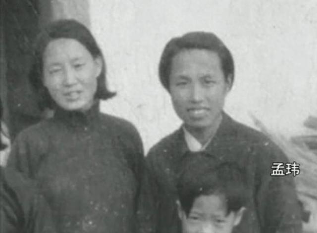 上将苏振华被迫离婚，独自照顾六个孩子，毛主席：天涯何处无芳草