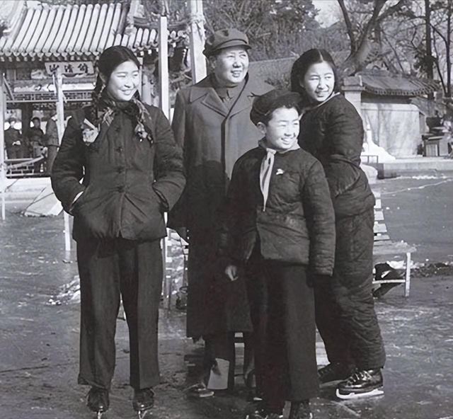 1991年，李讷拒绝将李云鹤骨灰安放在山东，12年自费数万安葬北京