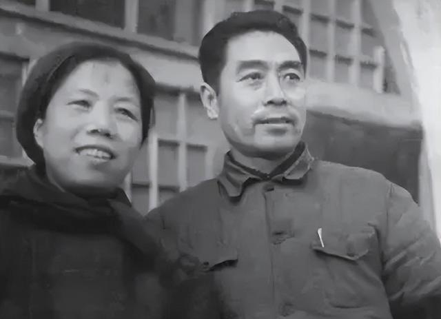 1960年邓颖超做体检，盆腔内发现有异物，周总理：如实告诉邓大姐