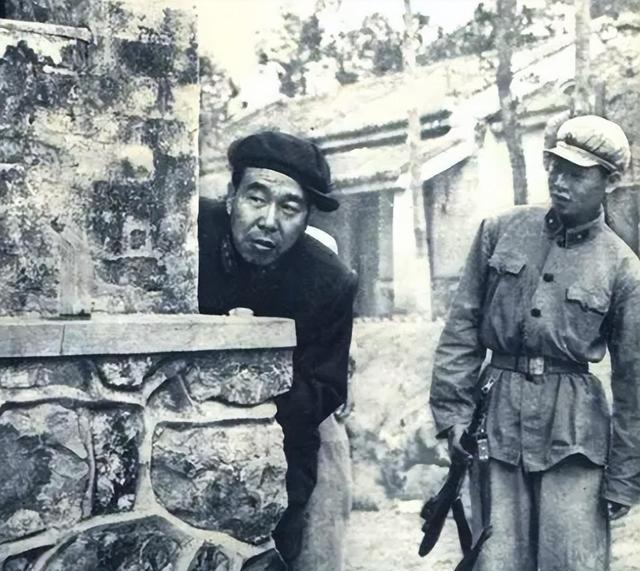 1971年，黄永胜在狱中写信给毛主席，主席看后给监狱批示了九个字