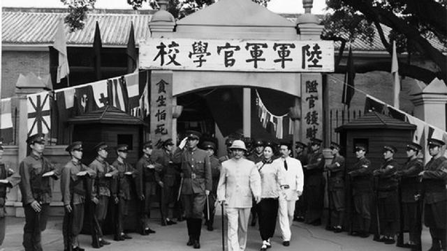 1947年李仙洲被抓，12年后才交代一个秘密，周总理称道：大功一件