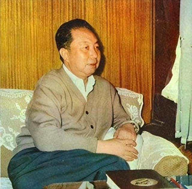 1980年底，华国锋被批评，许世友仗义发言：他不是虚与委蛇的人！