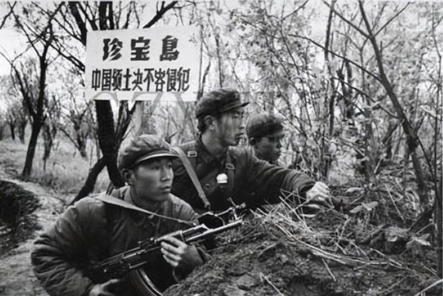 69年林彪瞒着主席，下达1号命令调动全军，他到底有何真实意图？