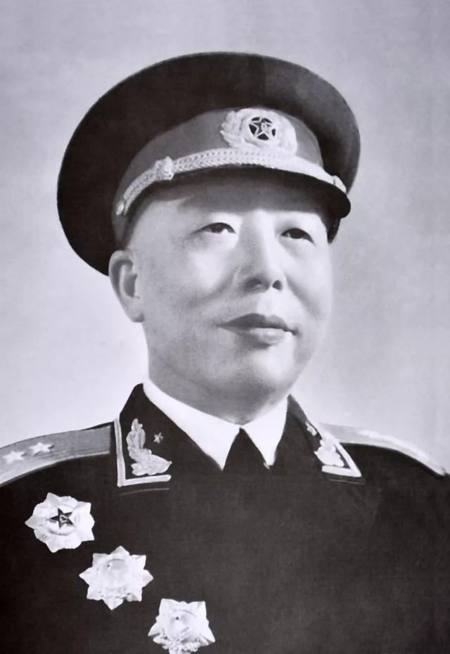 1955年公布南京军区司令人选，毛主席略过这4人，为何点名大老粗