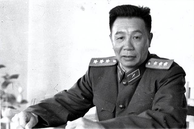 1955年公布南京军区司令人选，毛主席略过这4人，为何点名大老粗