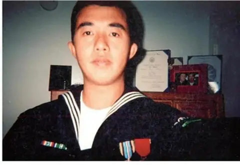 北京小伙潜入美航母4年，03年带核心机密回国，放话：不惧美国！