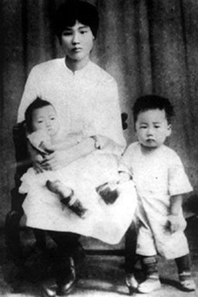 93年，杭州一老人自称是毛主席小儿子毛岸龙，还出书立传自证身世