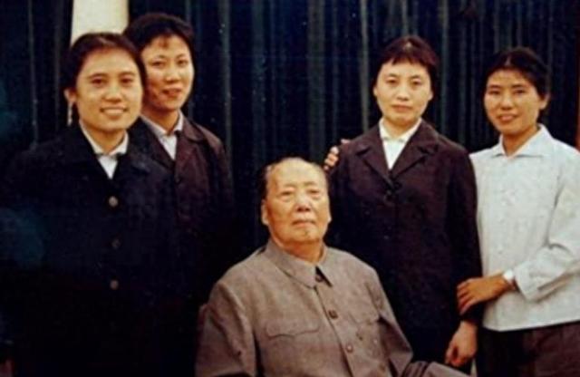 1976年毛主席治丧期间，华国锋当众斥责一人：你这是在故意捣乱