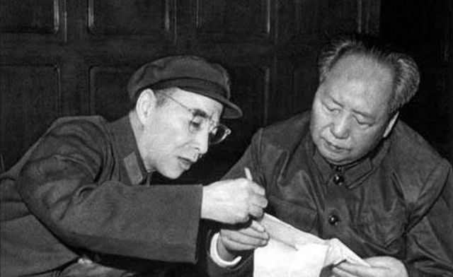 林彪去世后，蒋介石收到林彪与戴笠的一份密谈文件，看后拍桌大骂